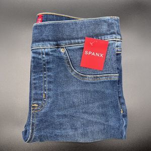 NWT Spanx Jeans Women Size Small Distressed Skinny Raw Hem Pull‎ On Denim